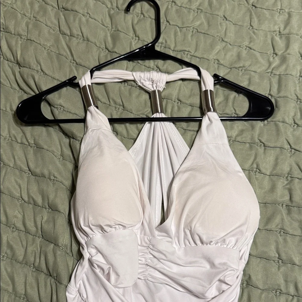 Chic White High-Low Dress - Picture 2 of 7